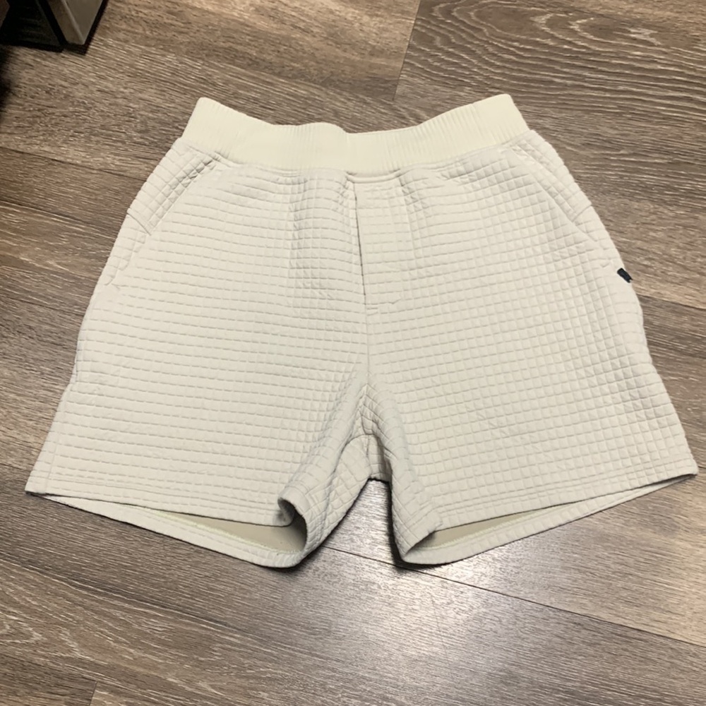 lululemon athletica Quilted Light Gray Shorts